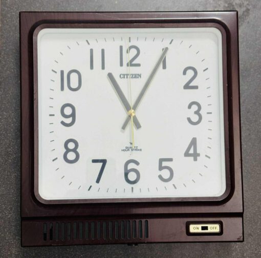 Đồng hồ treo tường chữ nhật có đánh chuông Citizen 8MS332