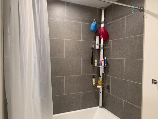 Giá kệ góc treo dụng cụ nhà tắm loại chống sàn và trần Simplehuman BT1062 - Ảnh 10