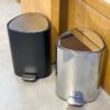 Thùng rác có bàn đạp màu đen nhám EasyStore™ 5L Joseph Joseph 70595